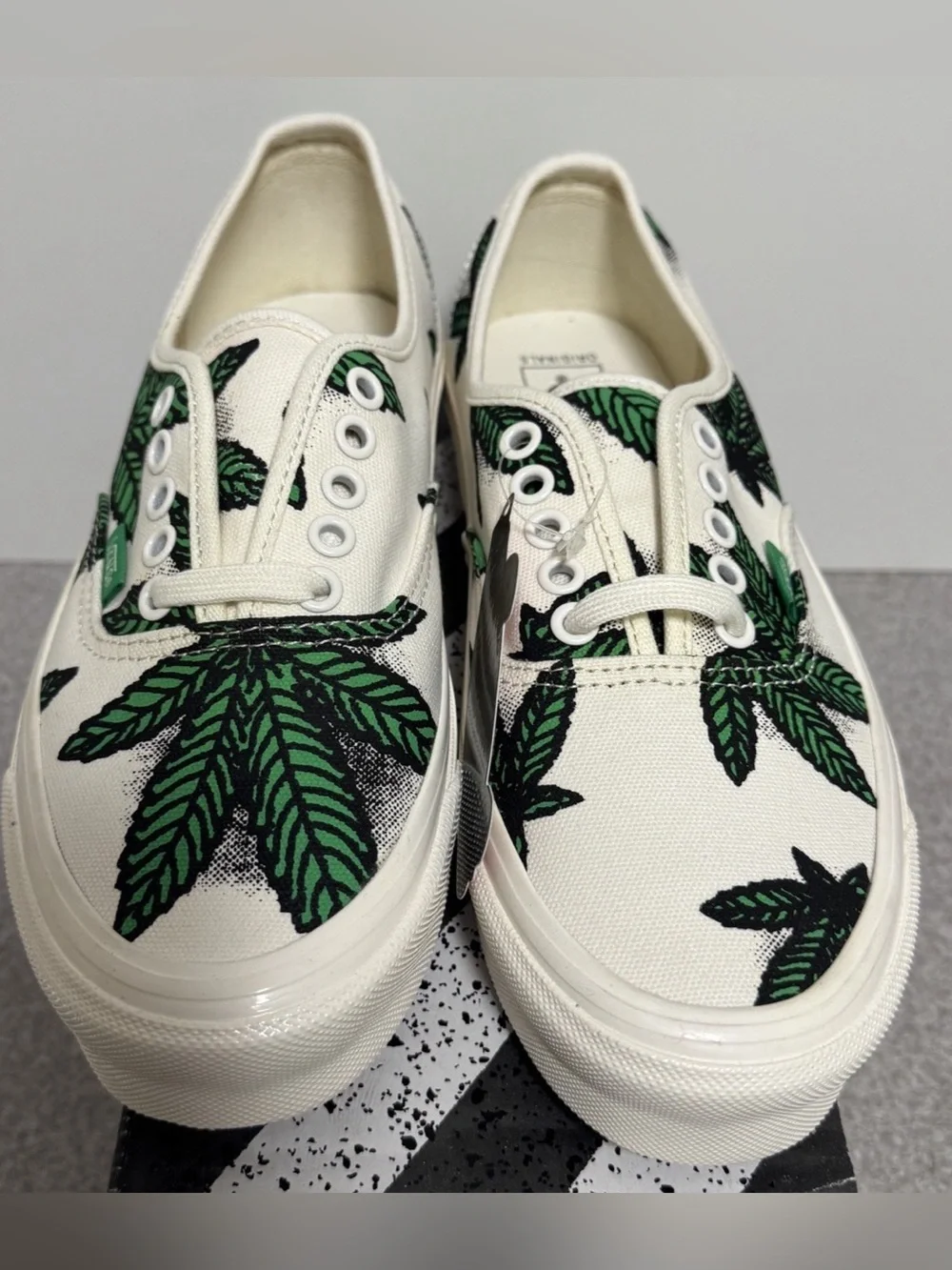 Vans UA OG Authentic LX Sweet Leaf White Green Size 7 Men/ 8.5 Women VN0A4BV94JM